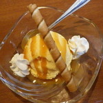 海鮮道楽たち花 - バニラアイスのキャラメルソース（630円）