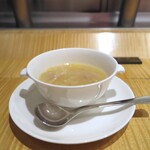 スーツァン・レストラン陳 - 本日のフカヒレスープは、酸辣湯。

ミニ白菜入り