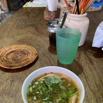 ワルン カフェ - 100円のセルフのトムヤムクン