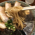 鶴亀 - 麺はパツパツタイプ。