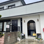 スープとカレー ボンジョルネ - 外観　普通のお家。