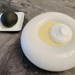 スープとカレー ボンジョルネ - とうもろこしのポタージュと竹炭パン