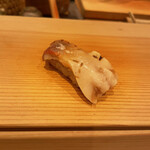 鮨 太一 - 焼きほっき貝　
      特大のほっき貝は包丁を入れると動く動く。これに少し火を入れるんだからもう反則級の旨さ。