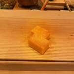 鮨 太一 - 玉　
      クシュっとふわっとな最早スイーツな玉！女性のお弟子さんが担当してます。さすが女子！ここでしか食べられないと思います〜。