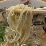 Gambaru Ken - ラーメン、麺リフト