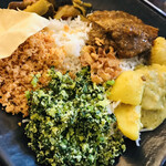ミリス Curry&Bar - アーユルヴェーダプレート1200円