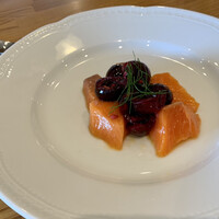 La Stalla - サクラマスに 真っ赤な さくらんぼ (＊´v`＊)