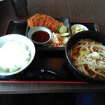 うどん万福 - トンカツ定食。