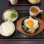 成ミチ - おろしポン酢ハンバーグ目玉焼きオプション