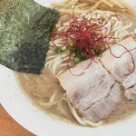 麺屋十郎兵衛 - 醤油丸鶏豚骨ラーメン（アップ）