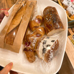 どんぐり - 【2021年06月】店内：今回は「これら＋食パン」を購入。