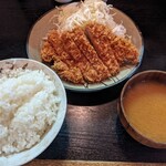 Okamura - 平田牧場  三元豚とんかつ定食（1050円）