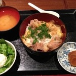 とり鉄 - ランチの親子丼 ６８０円