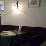 スコット 旧館 - 一階キッチン横の４人席