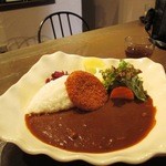 蔵遊前 - たっぷり野菜コロッケカレー