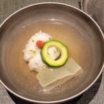 菅井 - 【お吸い物】鱧よもぎ麩ズッキーニ
