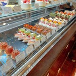 シェ・シバタ - 