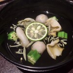 馳走 啐啄一十  - 蓴菜と鮑、竹原のお水と知床 天然羅臼昆布 黒走一等