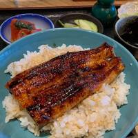 鰻丼(うなどん)半身▪お椀▪お新香付き