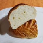Panaderiyathigure - リーフ断面
                        ミルクを含んだ食事パン