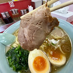 ラーメン山岡家 - 醤油ラーメン(大盛)@860円+味付けたまご@120円(税込)