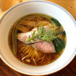 Ramen FeeL - 「醤油らぁ麺」1100円