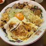 自家製麺 まさき - 【2021.6.18】連れが食べた汁なし麺少なめ、炙りチーズ
      