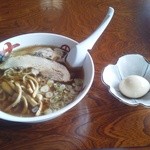 琴平荘　中華そば+煮卵(100円)