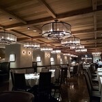 ロウリーズ・ザ・プライムリブ - 店内の様子