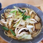 岡文吾商店 - なすとキノコの和風パスタです。