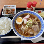 ごえん - ごえんラーメン定食
            ６５０円