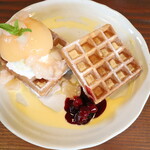 珈琲蔵人珈蔵 - 白桃のワッフル～夏限定～