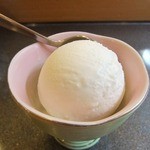 梅乃寿司 - 10/15酒粕アイス。ほうじ茶もあるよ