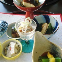 横浜なだ万 - 先付：旬の肴６種