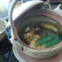 横浜なだ万 - 吸物：松茸の土瓶蒸し