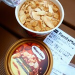 ファミリーマート - 料理写真:ハーゲンダッツ/アーモンドキャラメルクッキー税込318円