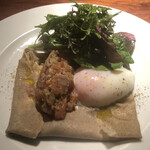 ヌガ - サーモンと半熟卵のガレット