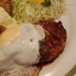 Modorin - 本日の日替わりランチ（ハンバーグ、目玉焼き、エビフライ）