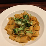 9 nove - 軽くスモークした初ガツオとブロッコリーのドライトマトケイパーソース