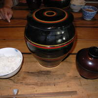 韻松亭 - 茶つぼ三段弁当