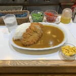 モンスナック - カツカレー大盛り