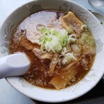 津軽路 - 料理写真:中華そば（背脂多め）　650円