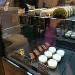 ベーカリー＆カフェ 沢村 - ケーキも