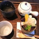 Nishimuraya Waraku - おちょぼパフェの日本茶セット(750円）。今日のパフェにはスターフルーツが載ってました☆