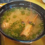 一番鮨 - 海老の頭三匹！良い出汁の味噌汁椀！