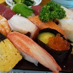 一番鮨 - 更にもう少しアップ！ウニ変りのカニが威風堂々！