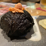 函館海鮮料理 海寿 - 天然岩海苔おにぎり　鮭
