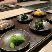 USHIGORO S. GINZA - 椎茸・丘わかめ・？・インゲン・モロヘイヤ(梅和え)・干し柿(エシレバターとクリームチーズ)