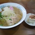 ラーメン権兵衛 - 冷奴は、オマケ♪
            