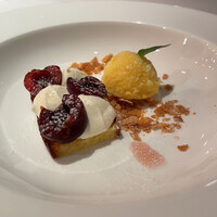 ブラッスリー ポール・ボキューズ 大丸東京 - キッシュ風味のチェリーとオレンジのソルベ